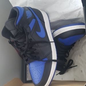 Air Jordan 1 MID